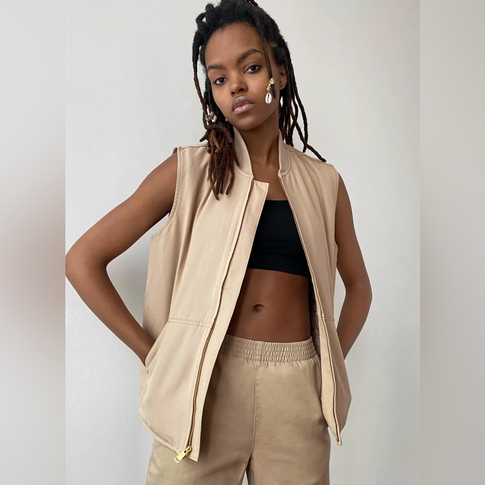 Aritzia Tna Ferris Vest, Olive Beige, size S
